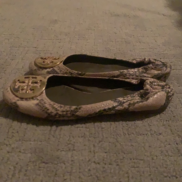 Tory Burch snakeskin flats - Picture 4 of 4